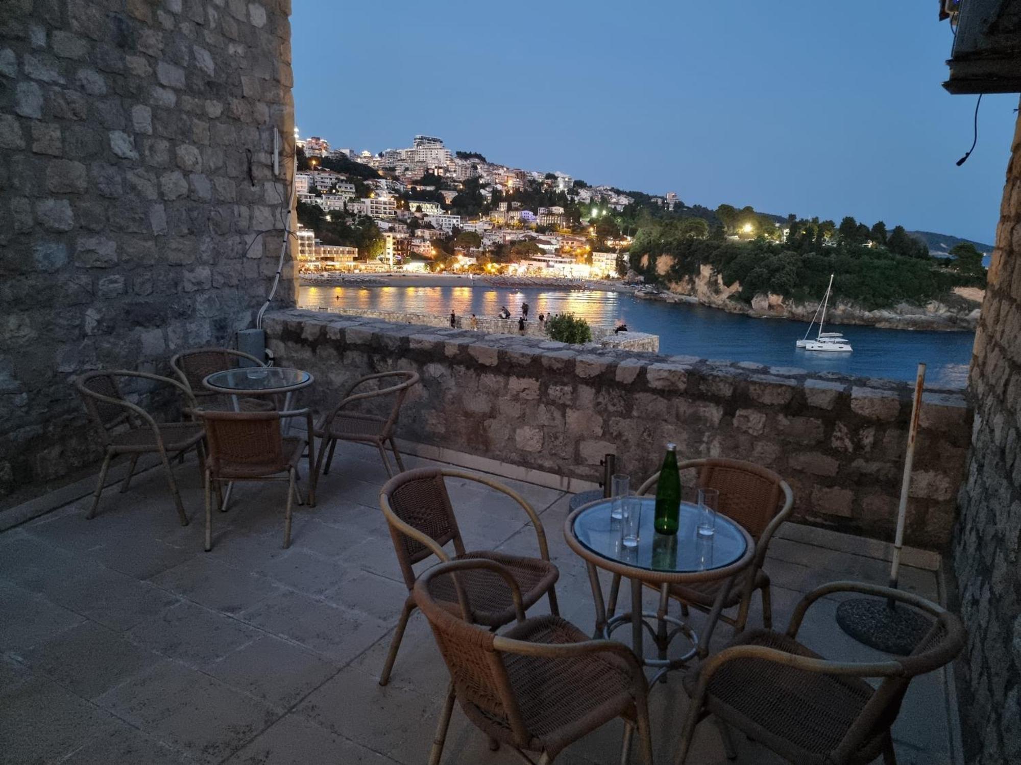 Hotel Kulla E Balshajve Ulcinj Exterior photo