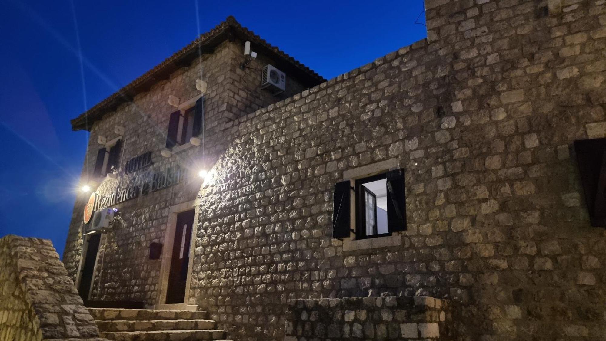 Hotel Kulla E Balshajve Ulcinj Exterior photo