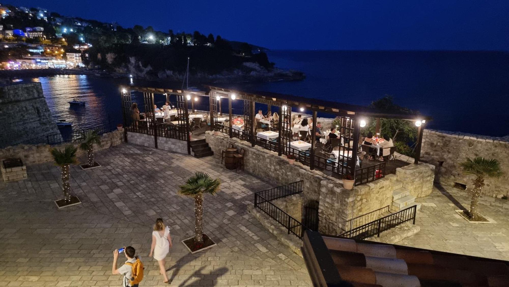 Hotel Kulla E Balshajve Ulcinj Exterior photo